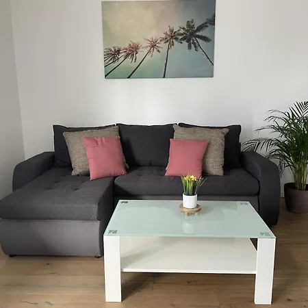 80 M2 Rootfop With Balcony & Free Parking * גרסדורף ביי וין