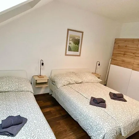 80 M2 Rootfop With Balcony & Free Parking דירה *