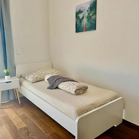 דירה 80 M2 Rootfop With Balcony & Free Parking