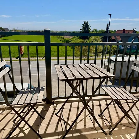דירה 80 M2 Rootfop With Balcony & Free Parking גרסדורף ביי וין